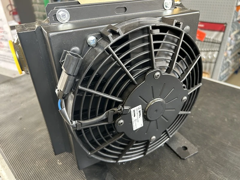 RADIATORE CON ELETTROVENTOLA SCAMBIATORE DI CALORE